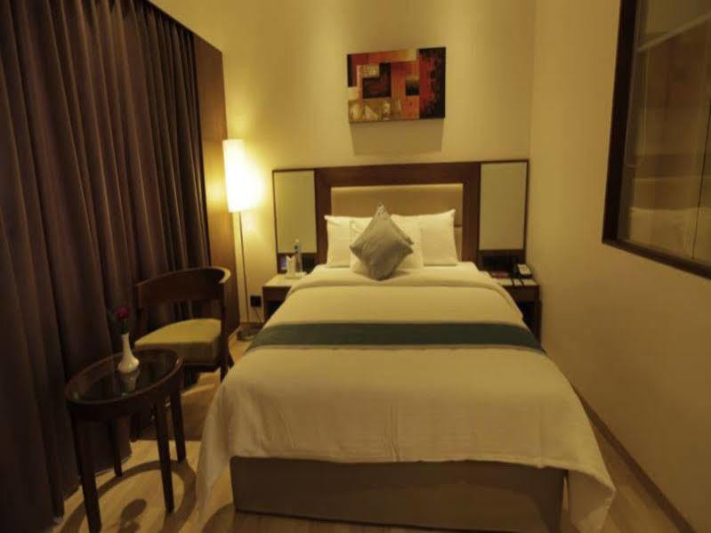 Hotel Park Residencia Kochi Exterior foto