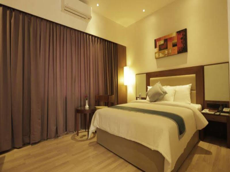 Hotel Park Residencia Kochi Exterior foto