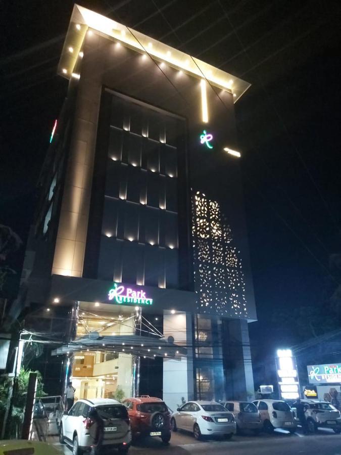 Hotel Park Residencia Kochi Exterior foto